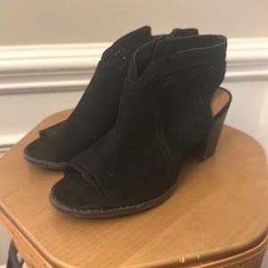 Booties, size 8.5, Sonoma, black